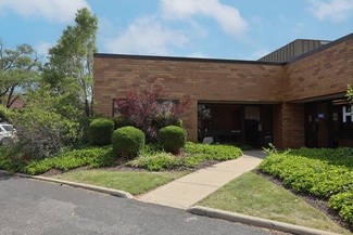 Plus de détails pour 7055 Engle Rd, Middleburg Heights, OH - Bureau à vendre