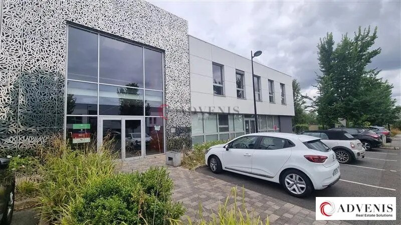 Bureau dans Sainghin-en-Mélantois à louer - Photo de l’immeuble – Image 1 sur 11