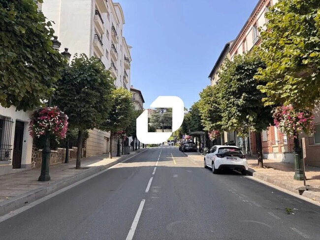 Plus de détails pour Local commercial à louer