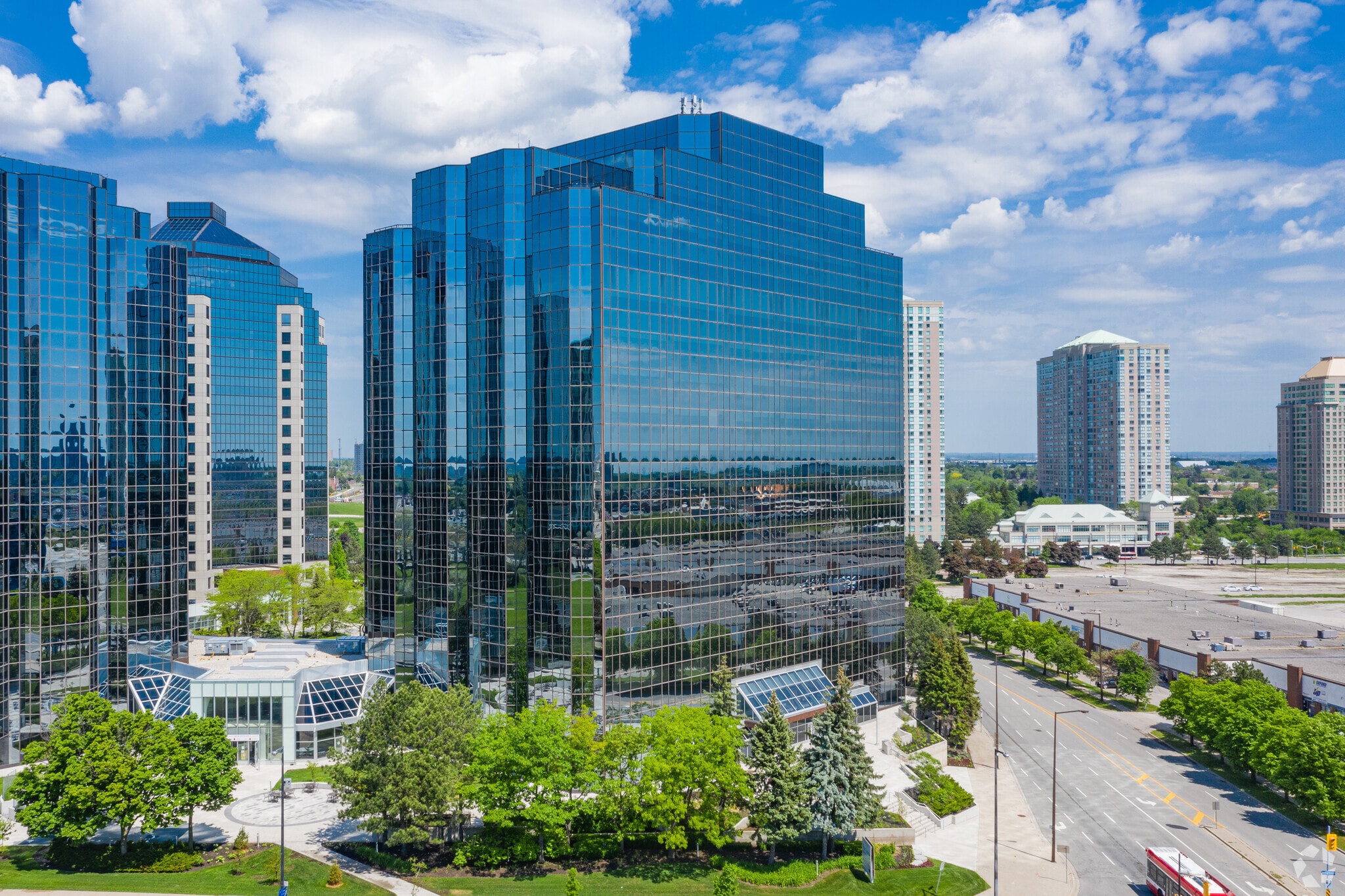 200 Consilium Pl, Toronto, ON à louer Photo principale– Image 1 sur 9