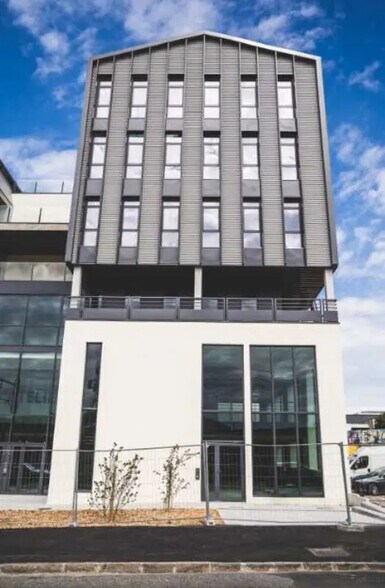 Bureau dans Lyon à louer - Photo de l’immeuble – Image 3 sur 8