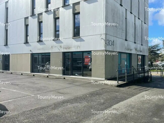 Plus de détails pour Local commercial à vendre