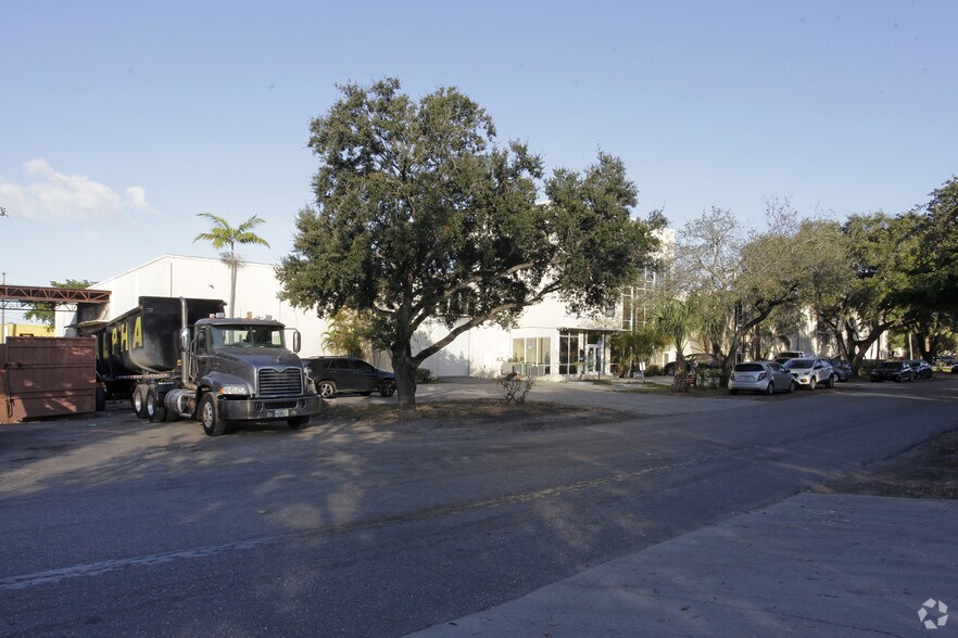 601 NW 12th Ave, Pompano Beach, FL à vendre - Photo de l’immeuble – Image 1 sur 34
