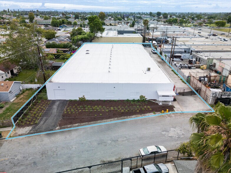 2728 N Slater Ave, Compton, CA à vendre - Photo principale – Image 1 sur 18