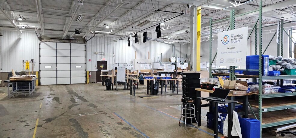 4295 N Roosevelt Rd, Stevensville, MI à louer - Photo de l’immeuble – Image 2 sur 6