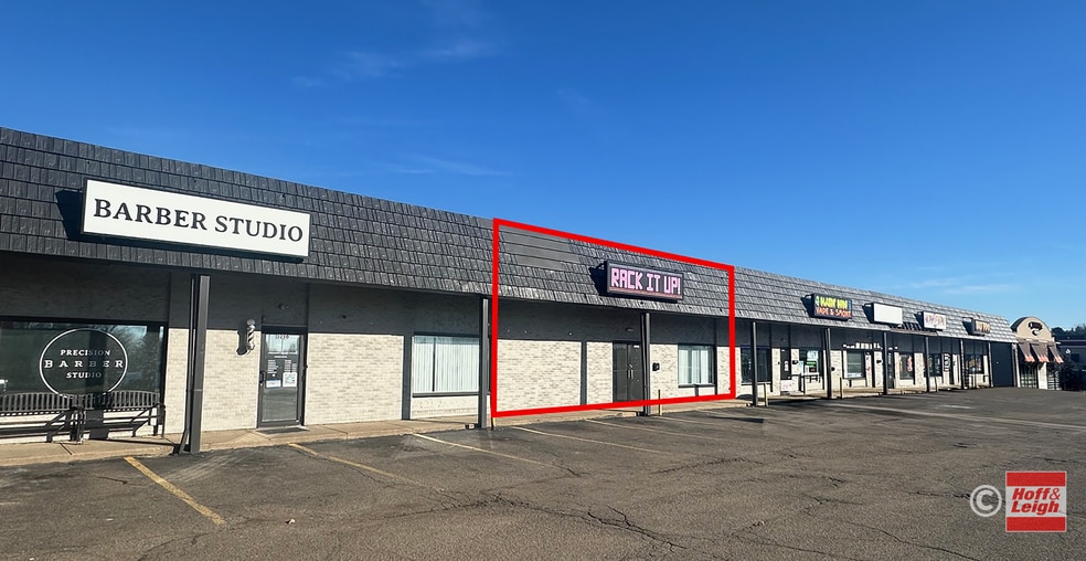 3200 Whipple Ave NW, Canton, OH à louer - Photo principale – Image 1 sur 7