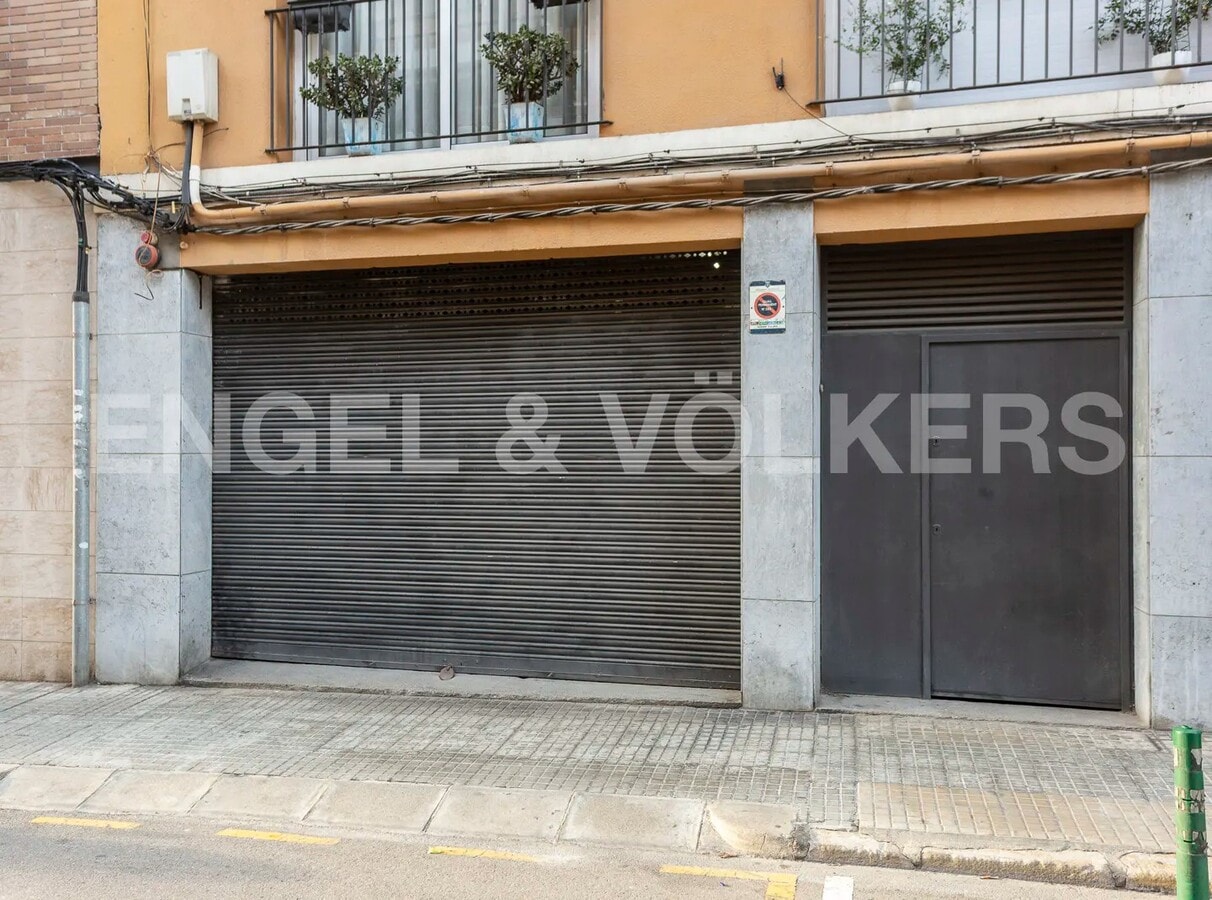 Carrer Josep Campreciós, 38, Esplugues de Llobregat, BAR 08950 - Lot 01 -  - Photo intérieure - Image 1 of 2