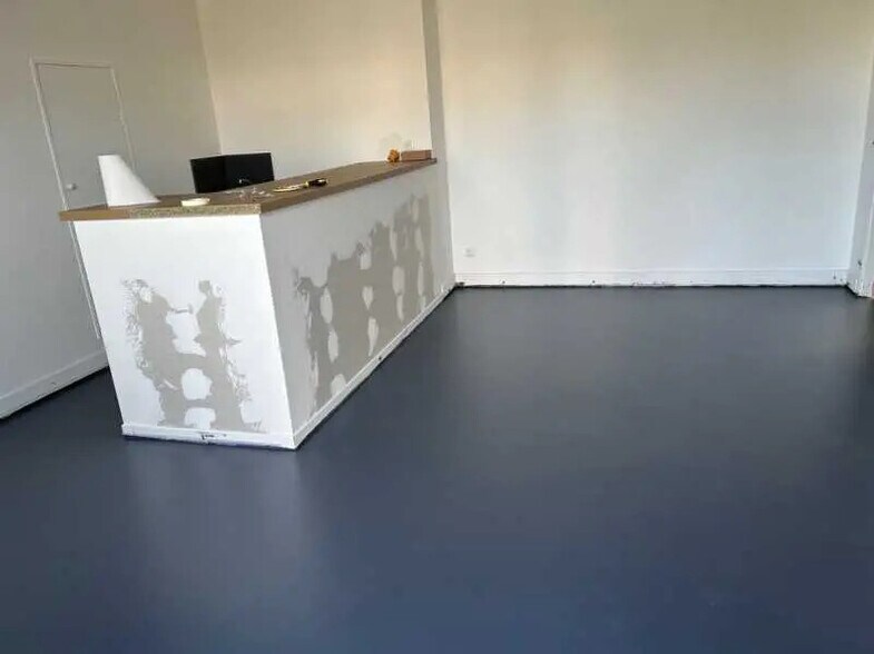 Bureau dans Civrieux à louer - Photo de l’immeuble – Image 2 sur 6