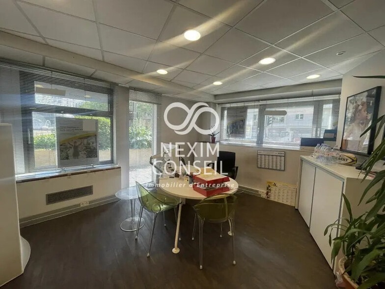 1 Rond Point De L'Europe, La Garenne-Colombes à louer - Photo de l’immeuble – Image 2 sur 7