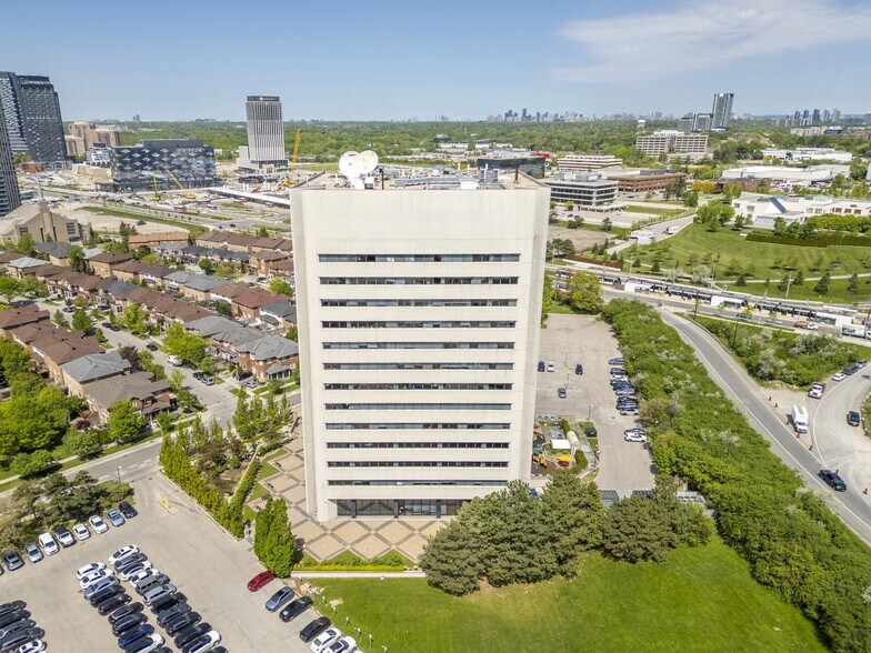 150 Ferrand Dr, Toronto, ON à louer - Photo de l’immeuble – Image 2 sur 17