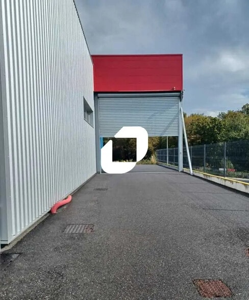 Local d’activités dans Tresses à louer - Photo de l’immeuble – Image 3 sur 9