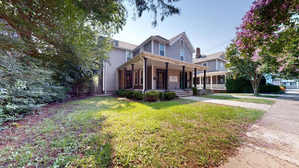 704 Glenwood Ave, Raleigh, NC à louer - Photo de l’immeuble – Image 1 sur 5