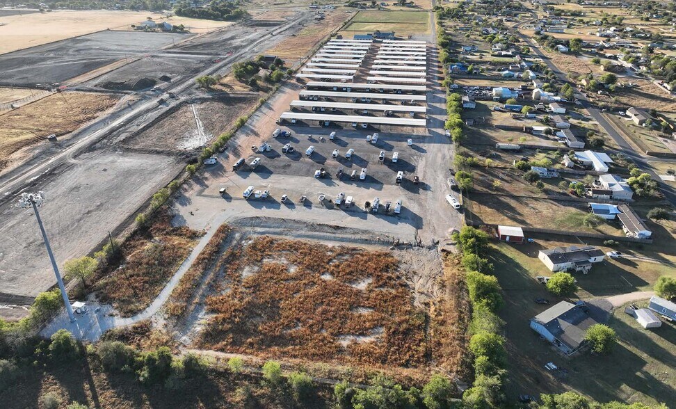 707 County Road 105 Spur, Hutto, TX à louer - Photo de l’immeuble – Image 2 sur 2