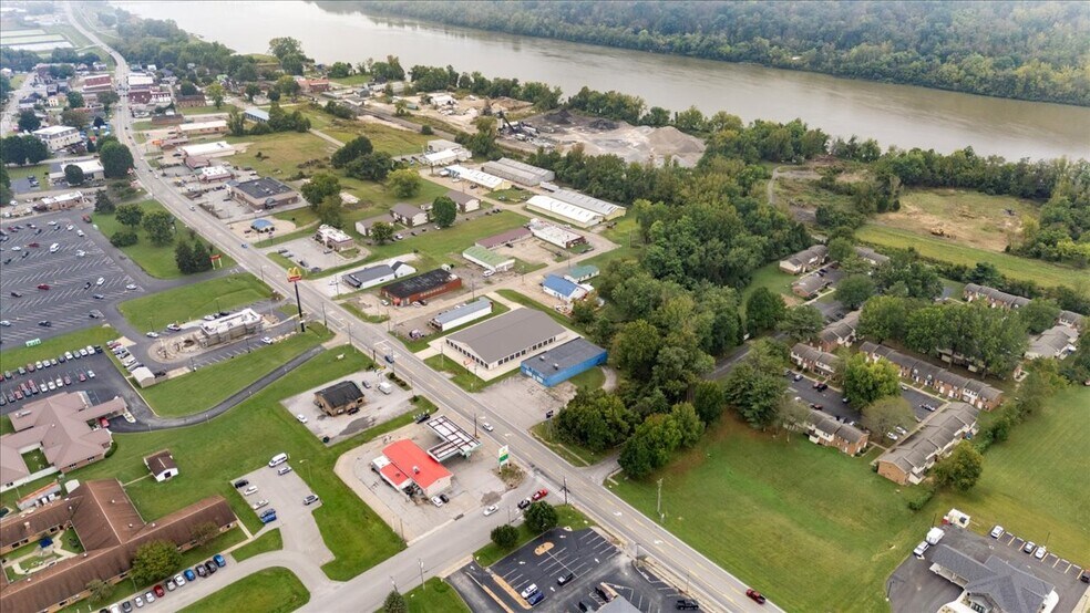 516 Washington St, Ravenswood, WV à vendre - Photo de l’immeuble – Image 3 sur 35