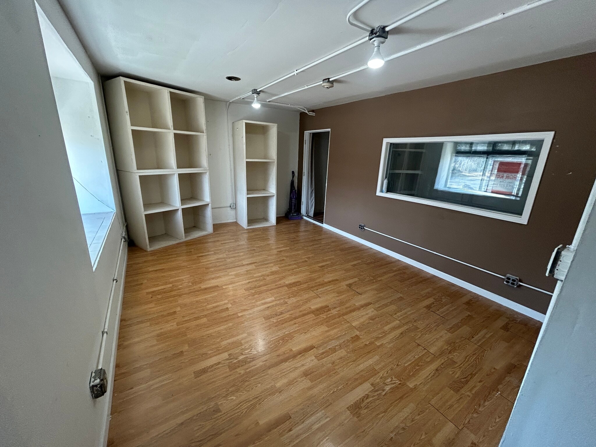 27-31 E Park Ave, Villa Park, IL à louer Photo intérieure– Image 1 sur 7