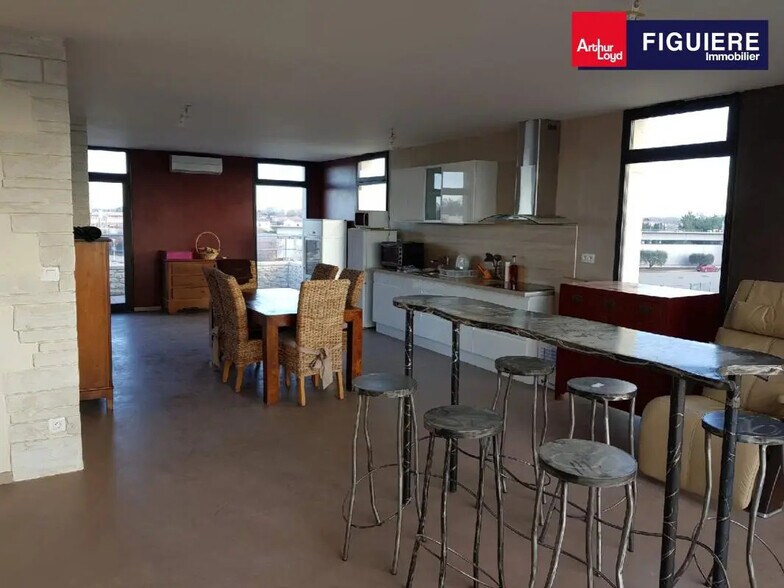 Bureau dans Arles à louer - Photo de l’immeuble – Image 3 sur 11