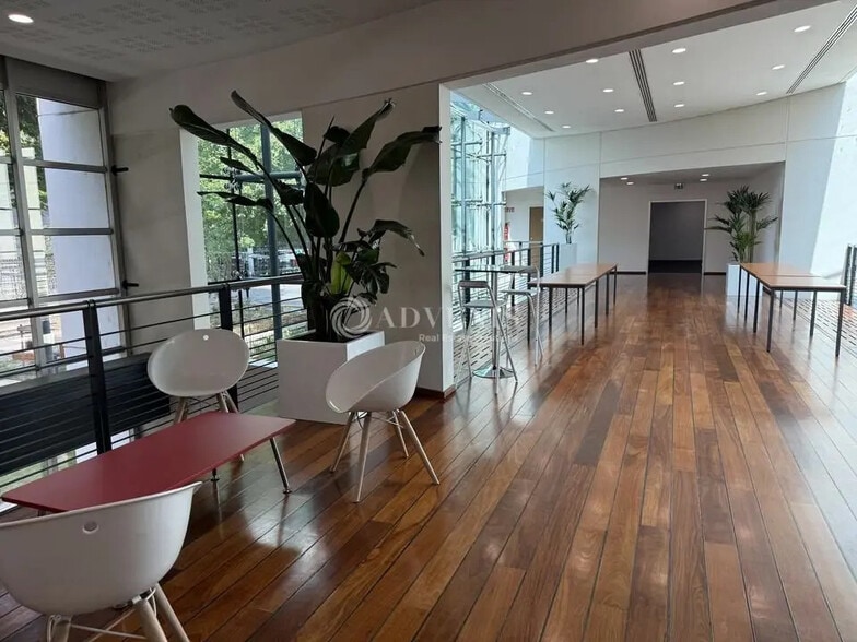Bureau dans Lyon à louer - Photo de l’immeuble – Image 1 sur 11