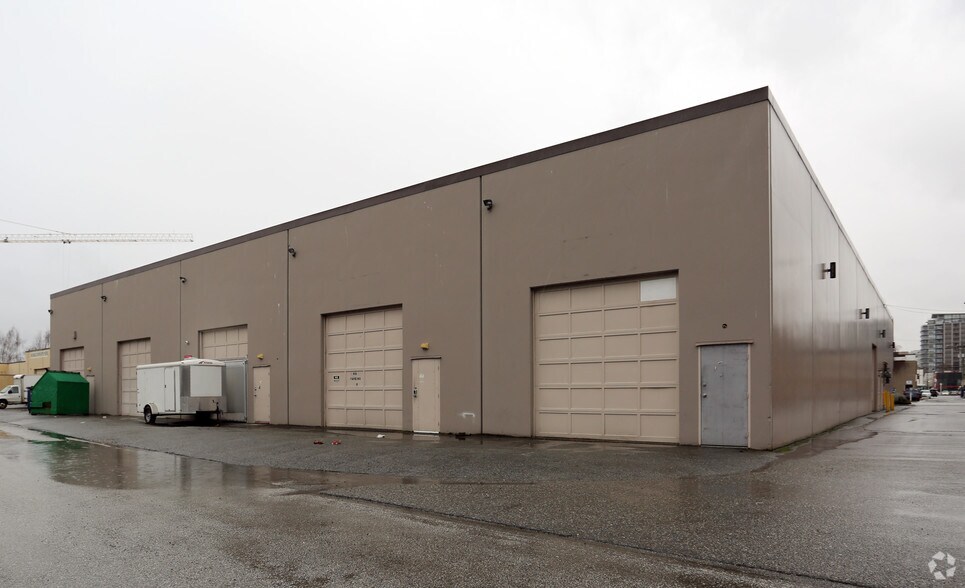 5811 Cedarbridge Way, Richmond, BC à louer - Photo de l’immeuble – Image 2 sur 5