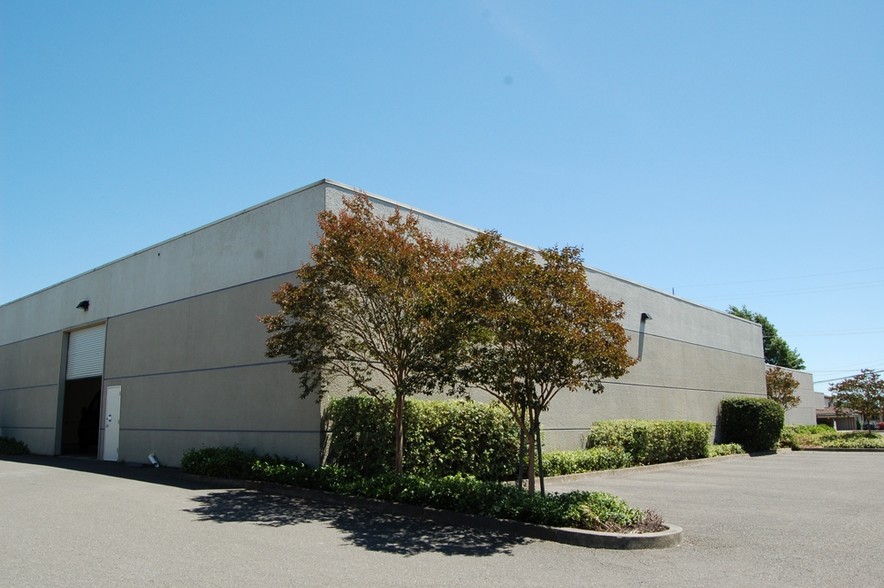 3077 Wiljan Ct, Santa Rosa, CA à louer - Photo de l’immeuble – Image 2 sur 4