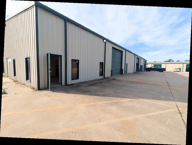 12062 FM 3083 Rd, Conroe, TX à louer - Photo de l’immeuble – Image 3 sur 11