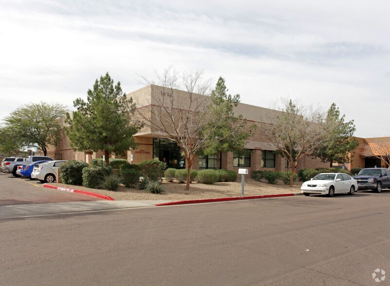 1455 W Scott Ave, Gilbert, AZ à louer - Photo de l’immeuble – Image 2 sur 4