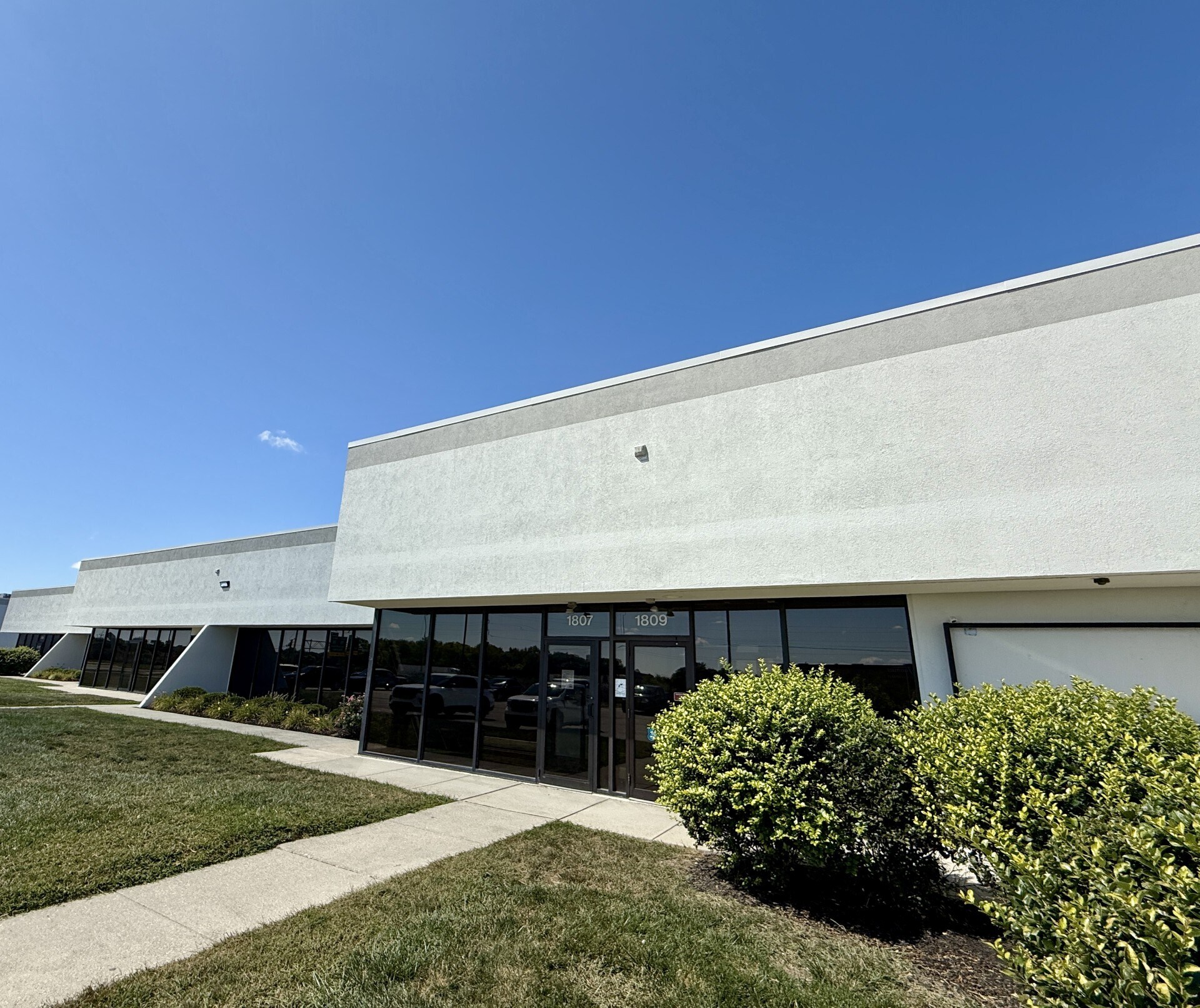 1801-1827 O'Brien Dr, Columbus, OH à louer Photo principale– Image 1 sur 9