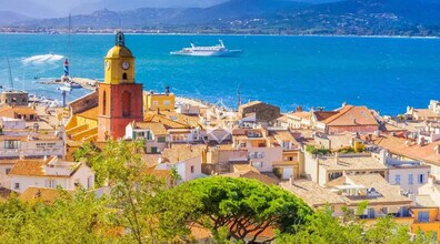 SAINT-TROPEZ - VUE AÉRIENNE vue de carte