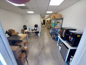 21113 Johnson St, Pembroke Pines, FL à louer Photo de l’immeuble– Image 2 sur 4