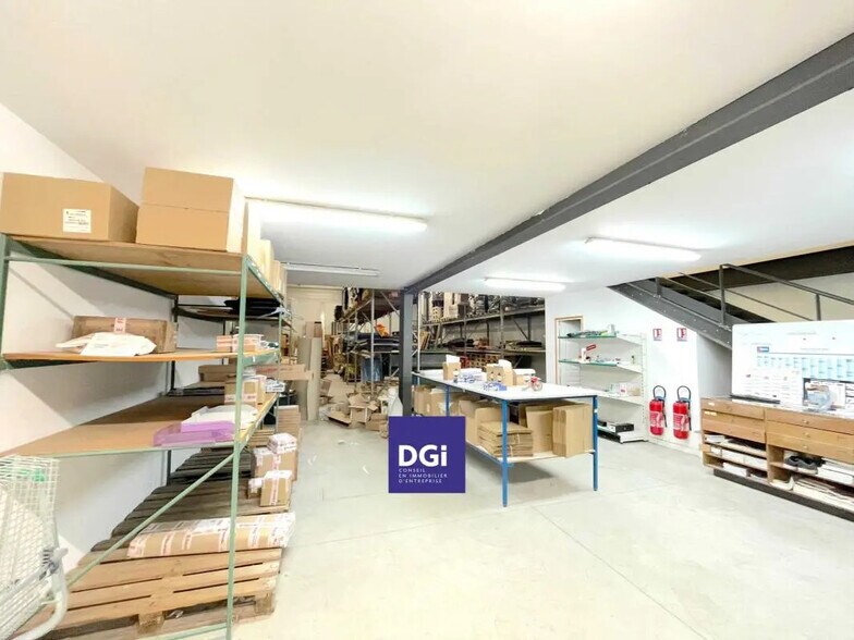 Local d’activités dans Marguerittes à louer - Photo intérieure – Image 1 sur 13