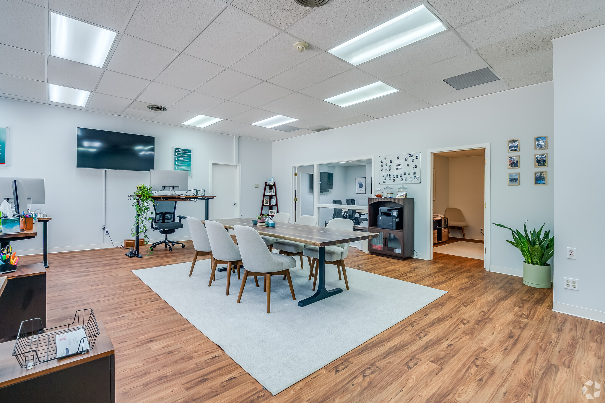 10625 W North Ave, Milwaukee, WI à louer Photo intérieure– Image 1 sur 3