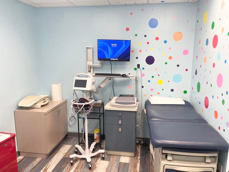 7115 Leesburg Pike, Falls Church, VA à vendre - Photo intérieure – Image 3 sur 15