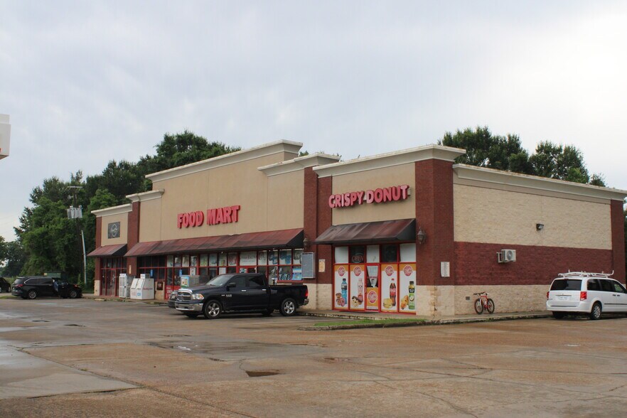 2700 N University Ave, Lafayette, LA à louer - Photo de l’immeuble – Image 3 sur 9