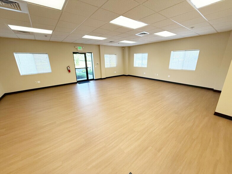 180 S Danebo Ave, Eugene, OR à louer - Photo de l’immeuble – Image 2 sur 10