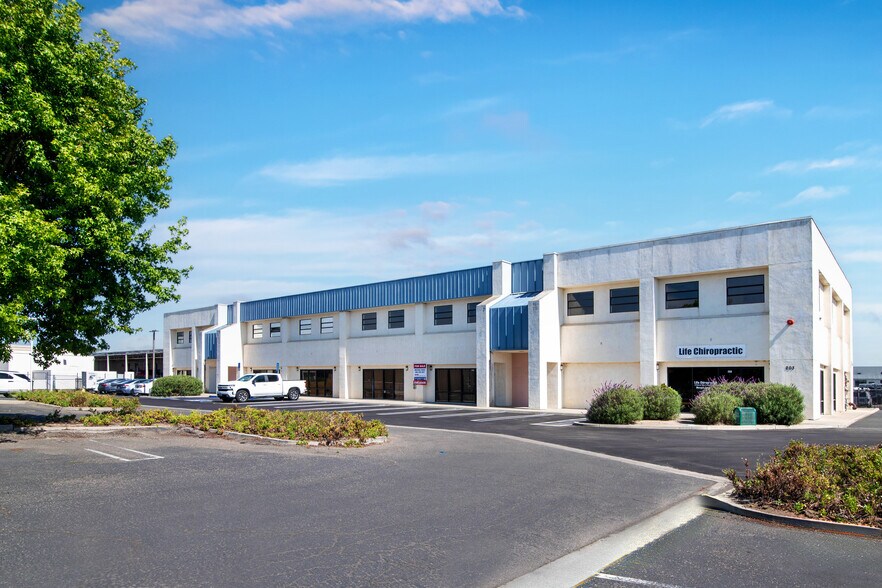 203-205 W Central Ave, Lompoc, CA à vendre - Photo de l’immeuble – Image 3 sur 27