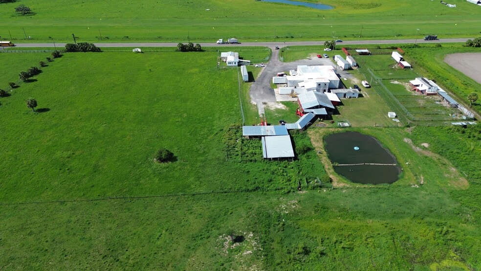 6712 State Road 674, Wimauma, FL à vendre - Photo de l’immeuble – Image 2 sur 3