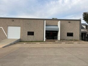 10939 Shady Trl, Dallas, TX à louer Photo intérieure– Image 2 sur 26