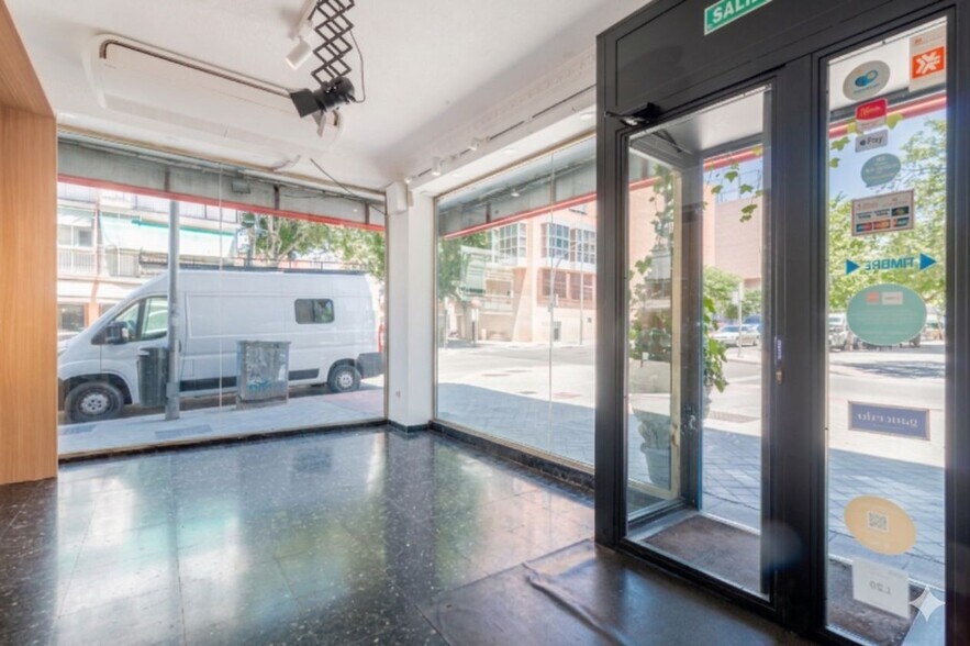 Immeuble residentiel dans Madrid, Madrid à vendre - Photo de l’immeuble – Image 3 sur 6