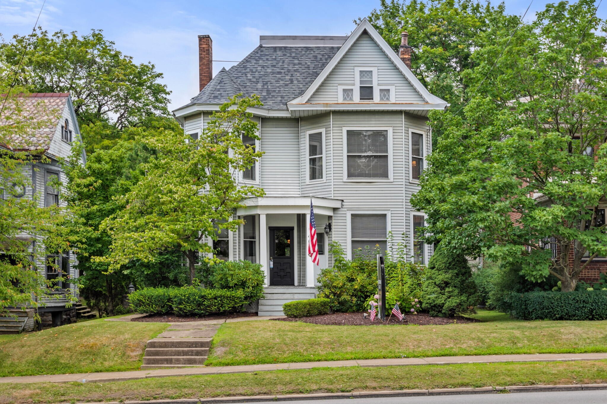 409 N Jefferson St, New Castle, PA à vendre Photo de l’immeuble– Image 1 sur 47