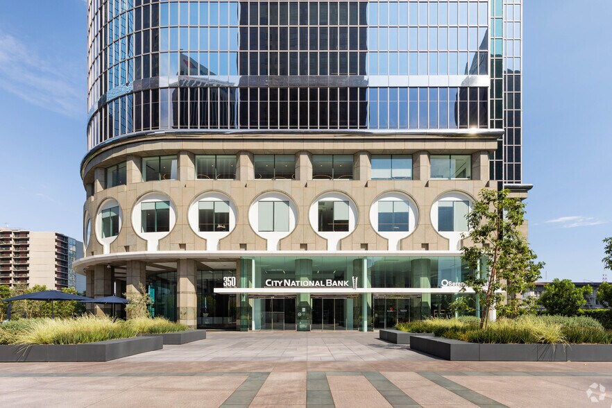 350 S Grand Ave, Los Angeles, CA à louer - Photo de l’immeuble – Image 2 sur 4