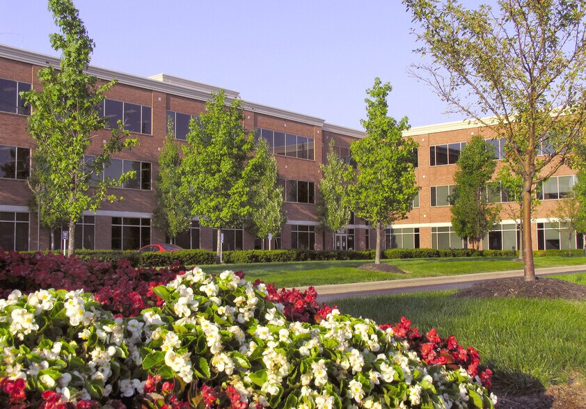 6530 W Campus Oval, New Albany, OH à louer - Photo de l’immeuble – Image 2 sur 6