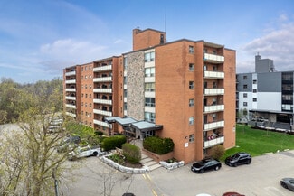 Plus de détails pour 143 Main St, Dartmouth, NS - Logement à vendre