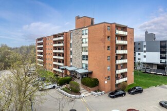 Plus de détails pour 143 Main St, Dartmouth, NS - Logement à vendre