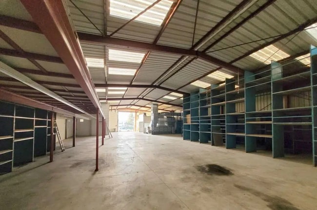 Plus de détails pour 14 Rue Louis Martin, Thorigny-sur-Marne - Local d’activités à vendre