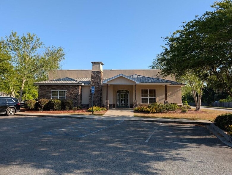4081 Inner Perimeter Rd, Valdosta, GA à vendre - Photo principale – Image 1 sur 31
