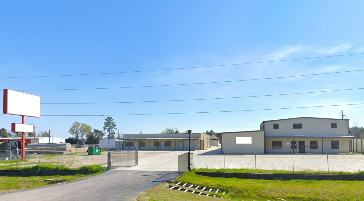 11066 Highway 242, Conroe, TX à vendre Photo principale– Image 1 sur 6