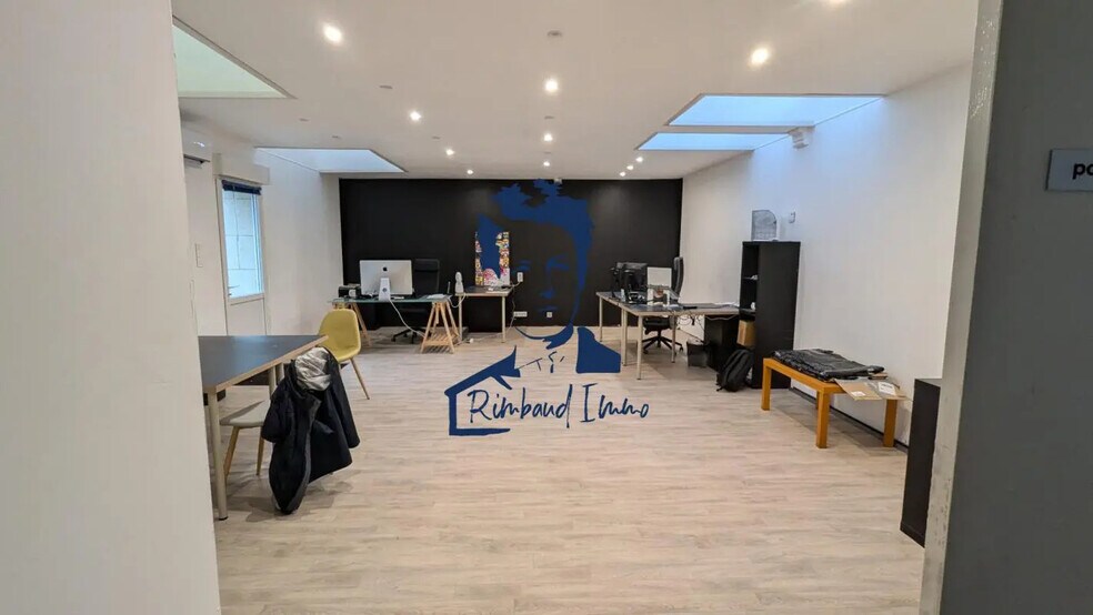 Bureau dans Charleville-Mézières à vendre - Photo de l’immeuble – Image 2 sur 7