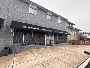 2407-2417 Lancaster Ave, Wilmington, DE à louer Photo de l’immeuble– Image 2 sur 8