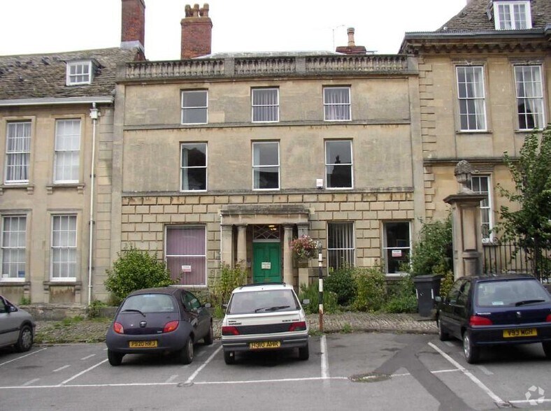 71 Fore St, Trowbridge à vendre - Photo principale – Image 1 sur 13