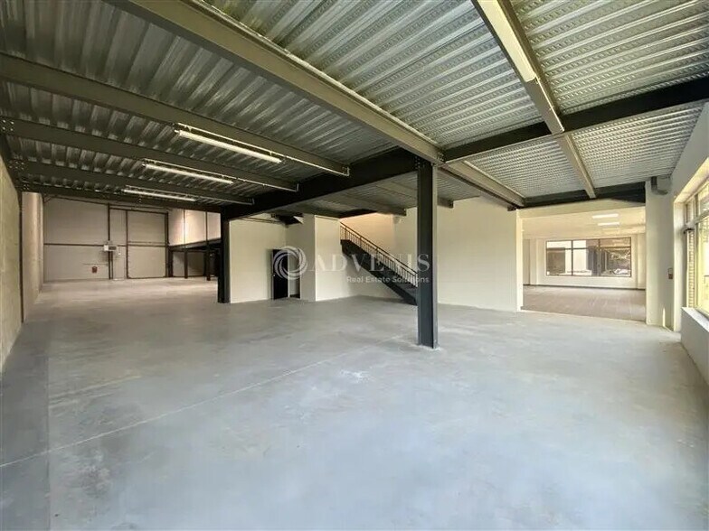 Local d’activités dans Gennevilliers à louer - Photo de l’immeuble – Image 3 sur 12