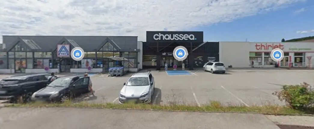 Local commercial dans École-Valentin à louer Photo de l’immeuble– Image 1 sur 2